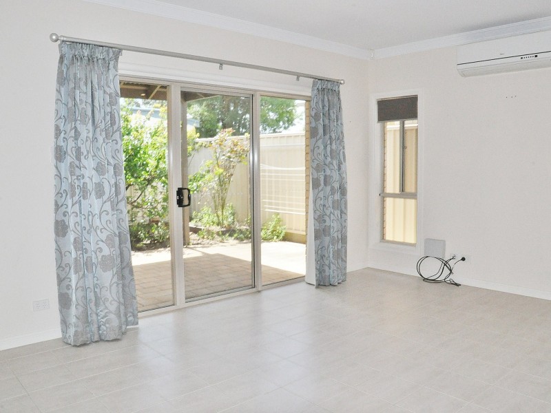 21 Oval Road, Victor Harbor SA 5211