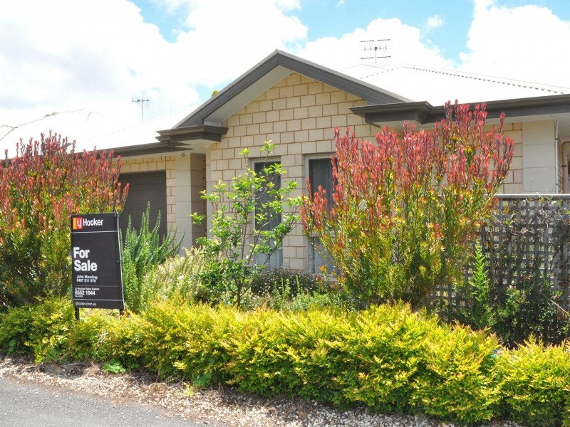 21 Oval Road, Victor Harbor SA 5211