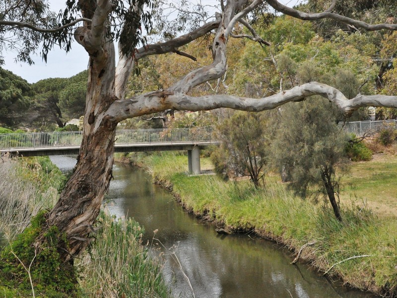 21 Oval Road, Victor Harbor SA 5211