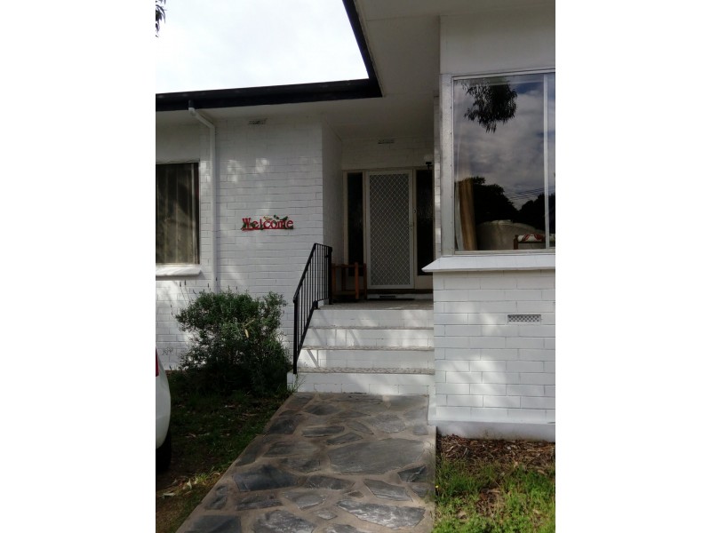 3 Gum Avenue, Victor Harbor SA 5211