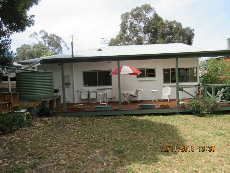 3 Gum Avenue, Victor Harbor SA 5211