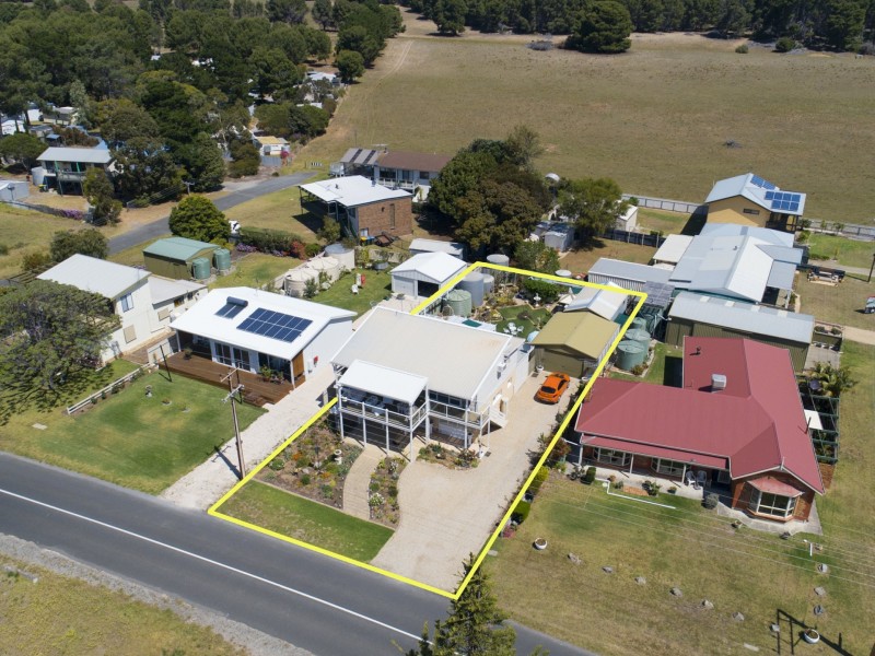 37 Captain Sturt Parade, Hindmarsh Island SA 5214