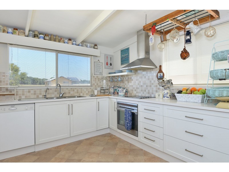 37 Captain Sturt Parade, Hindmarsh Island SA 5214