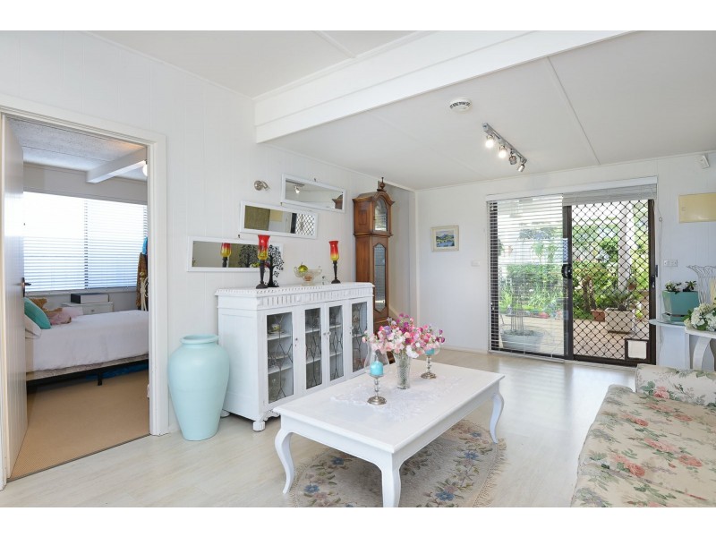 37 Captain Sturt Parade, Hindmarsh Island SA 5214