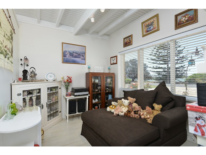 37 Captain Sturt Parade, Hindmarsh Island SA 5214