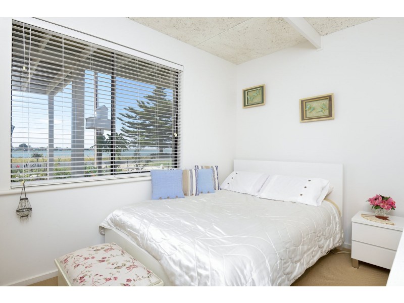 37 Captain Sturt Parade, Hindmarsh Island SA 5214