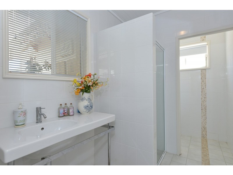 37 Captain Sturt Parade, Hindmarsh Island SA 5214