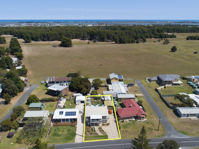 37 Captain Sturt Parade, Hindmarsh Island SA 5214