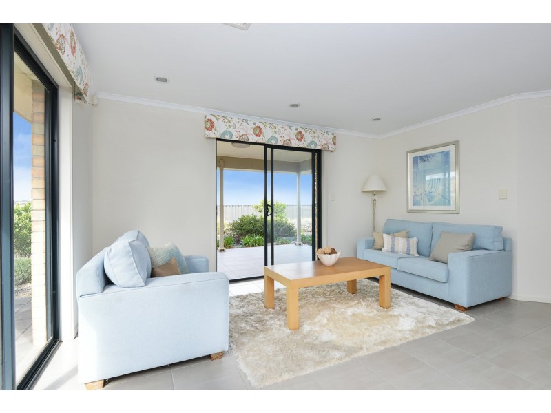 6 Aquamarine Boulevard, Hayborough SA 5211