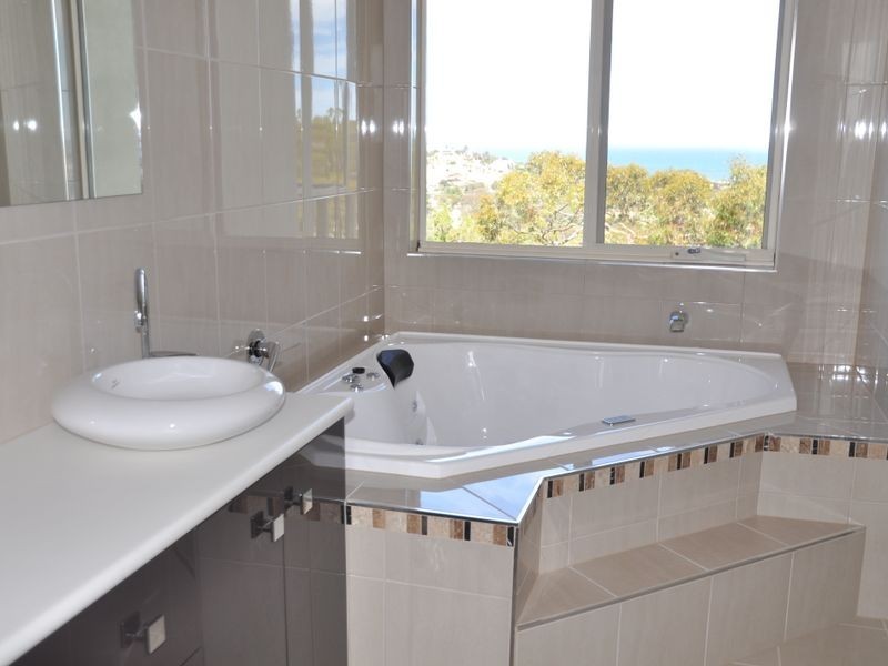 65 Warland Avenue, Victor Harbor SA 5211