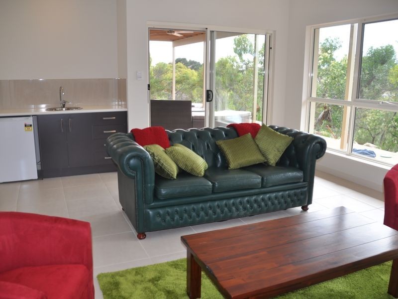 65 Warland Avenue, Victor Harbor SA 5211