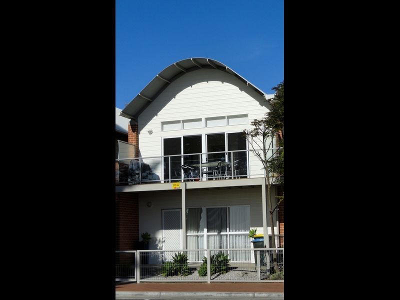 3/20 Flinders Parade, Victor Harbor SA 5211