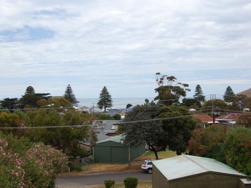 9 Moonya Avenue, Encounter Bay SA 5211