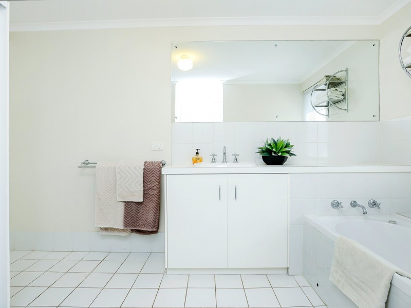 1/20 Flinders Parade, Victor Harbor SA 5211