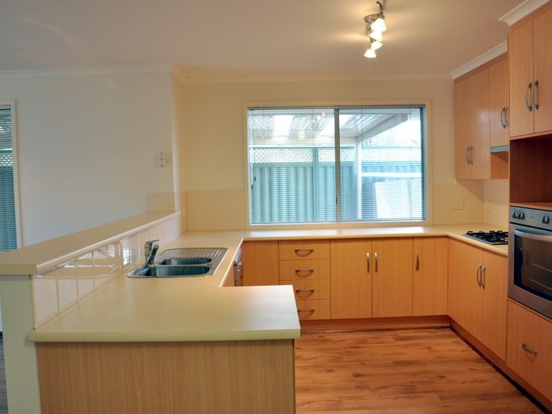 2 Manning Avenue, Encounter Bay SA 5211