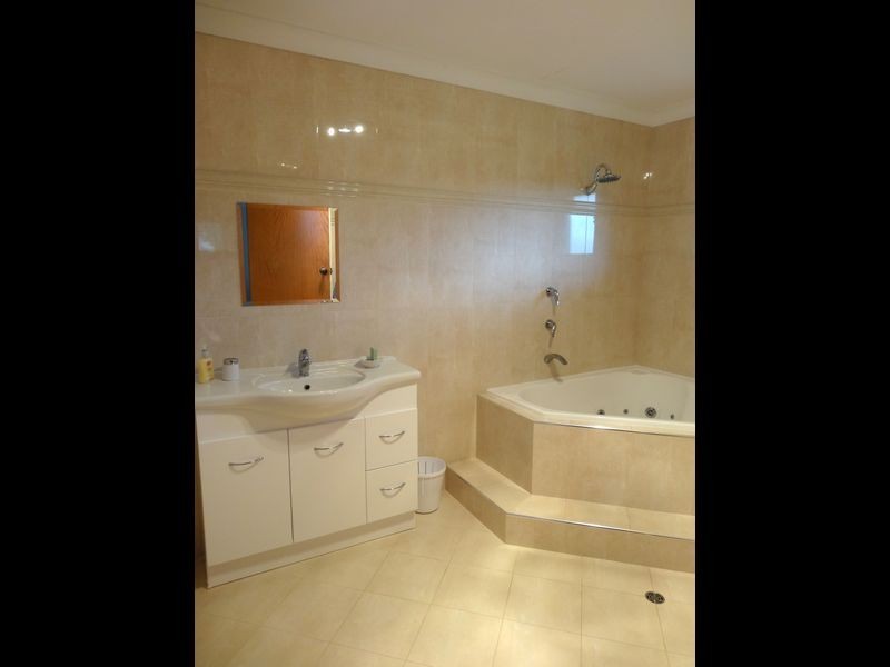 10 Park Ave, Encounter Bay SA 5211