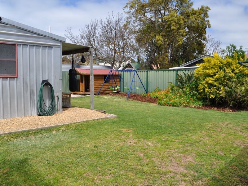 14 Leworthy Street, Victor Harbor SA 5211