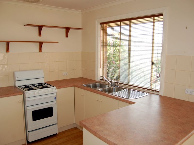 8 Poltong Crescent, Encounter Bay SA 5211