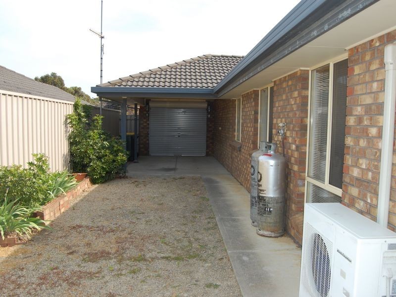 8 Poltong Crescent, Encounter Bay SA 5211