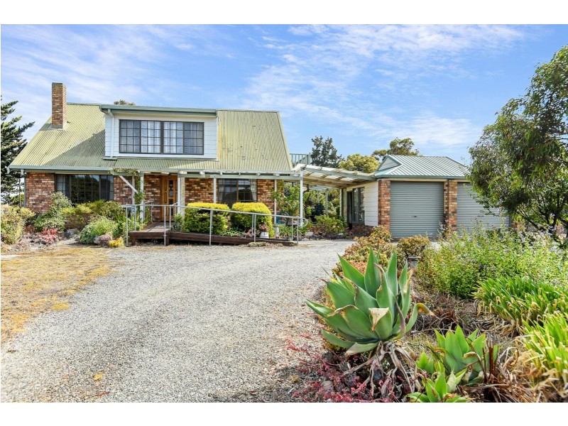 62 Day Road, Victor Harbor SA 5211