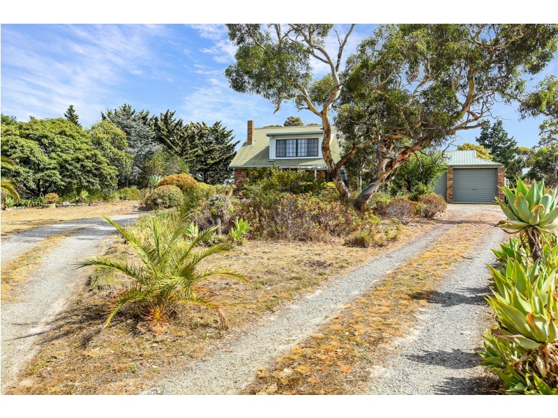 62 Day Road, Victor Harbor SA 5211