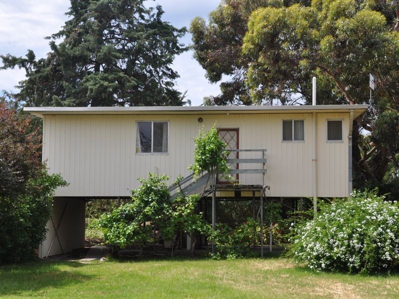 35 Russell Street, Encounter Bay SA 5211