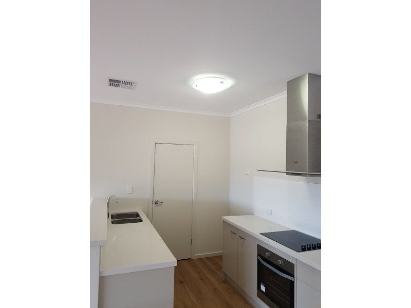 4 Laxton Street, Mccracken SA 5211