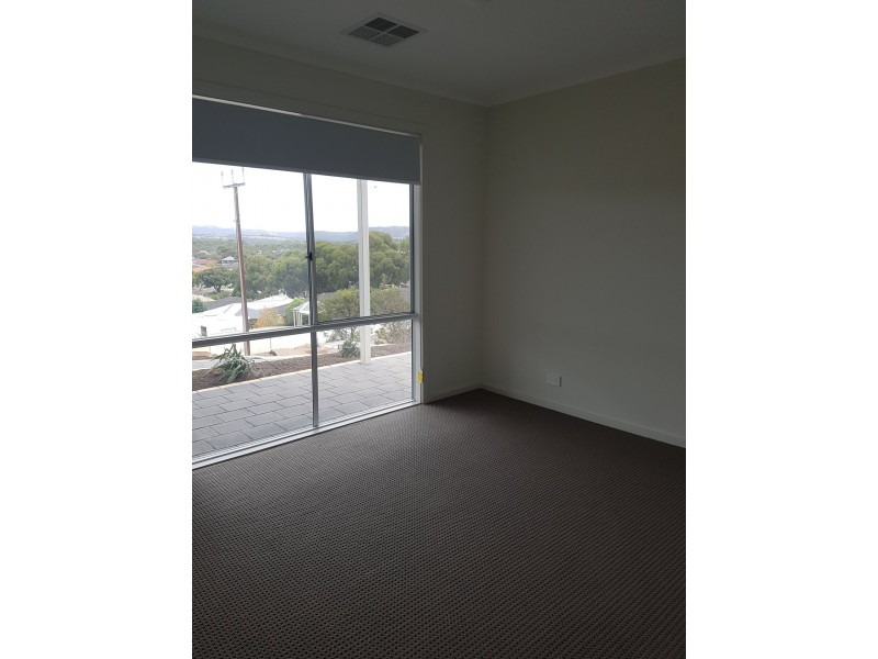4 Laxton Street, Mccracken SA 5211
