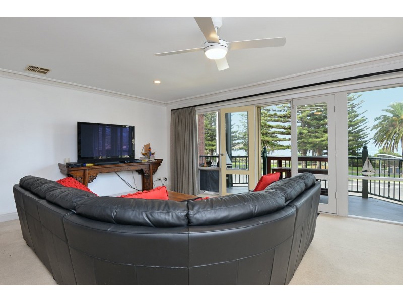 12A Esplanade, Victor Harbor SA 5211