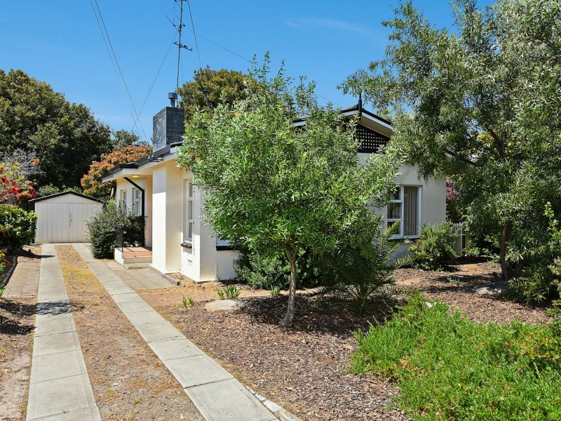 14 Oval Road, Victor Harbor SA 5211