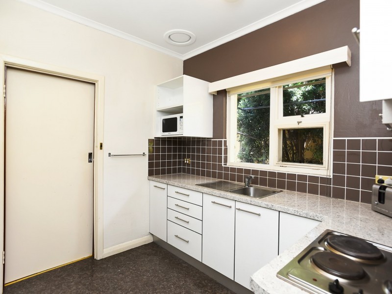 14 Oval Road, Victor Harbor SA 5211