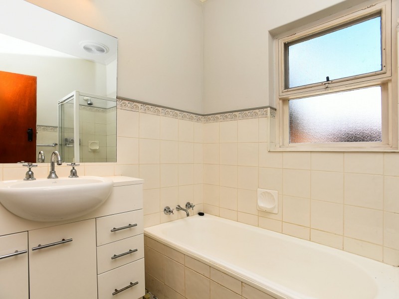 14 Oval Road, Victor Harbor SA 5211