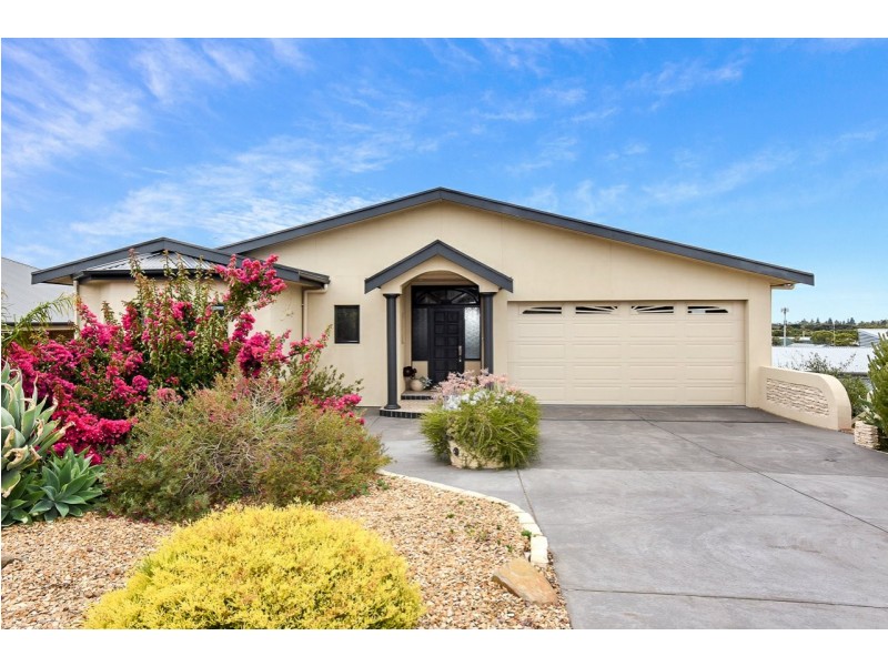 11 Rymill Avenue, Encounter Bay SA 5211