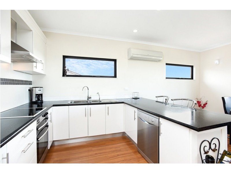 11 Rymill Avenue, Encounter Bay SA 5211