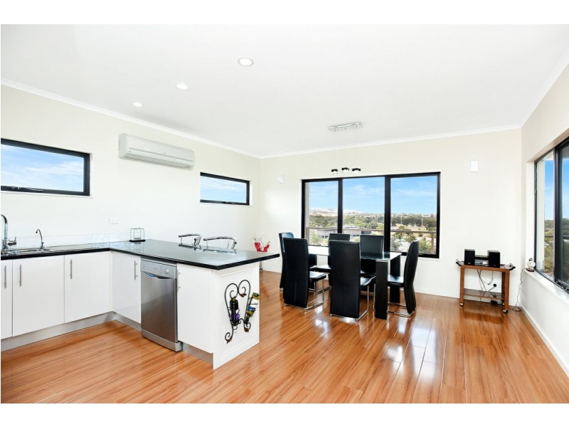 11 Rymill Avenue, Encounter Bay SA 5211