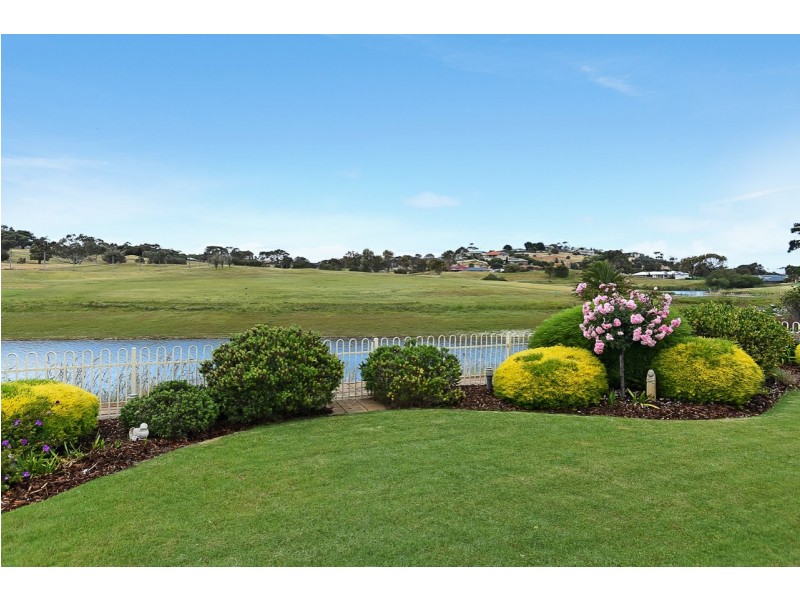 11 Tam O’Shanter Place, Mccracken SA 5211