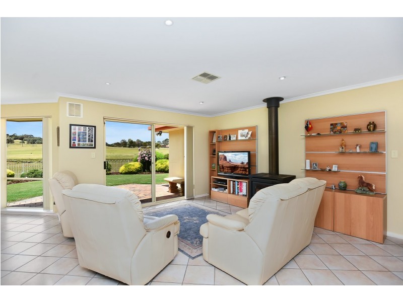 11 Tam O’Shanter Place, Mccracken SA 5211