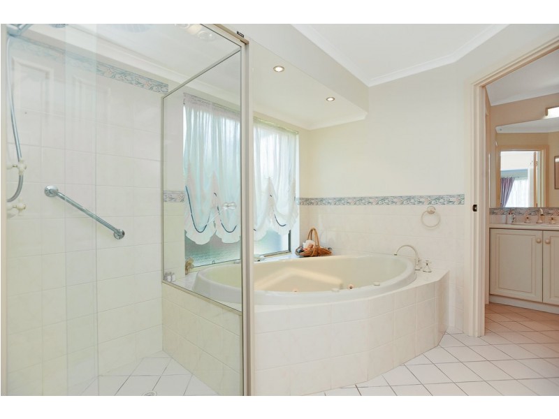 11 Tam O’Shanter Place, Mccracken SA 5211