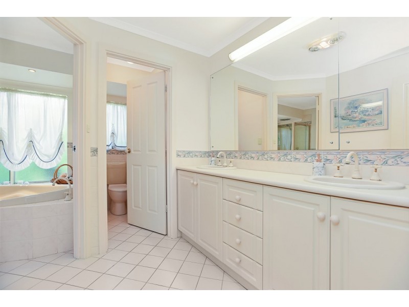 11 Tam O’Shanter Place, Mccracken SA 5211