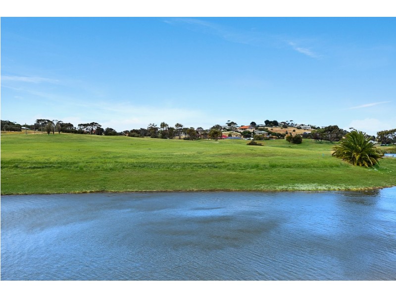 11 Tam O’Shanter Place, Mccracken SA 5211