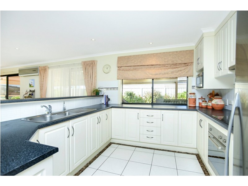 18 Springbett Drive,, Hayborough SA 5211