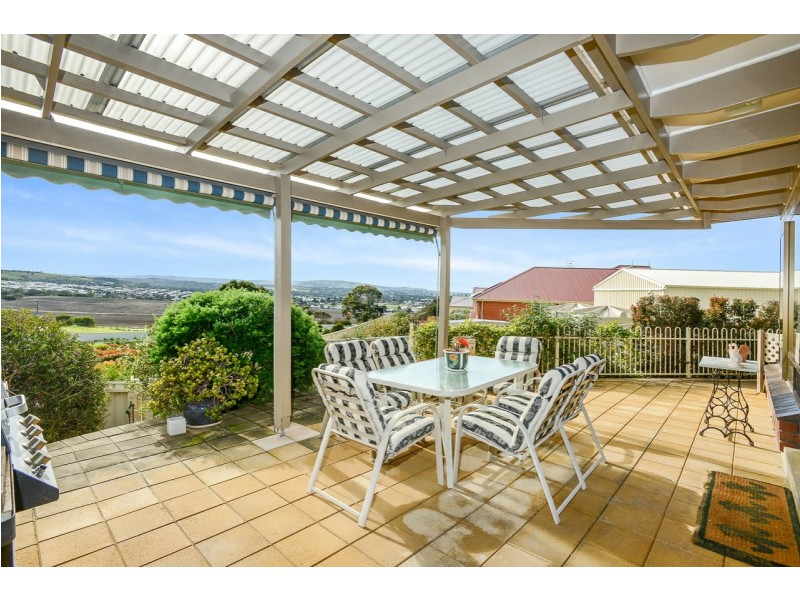 13 White Crescent, Encounter Bay SA 5211