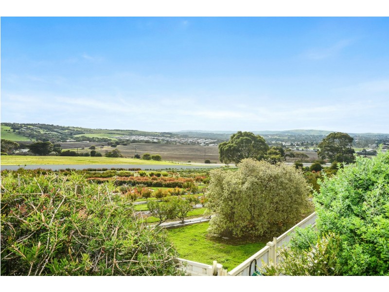 13 White Crescent, Encounter Bay SA 5211