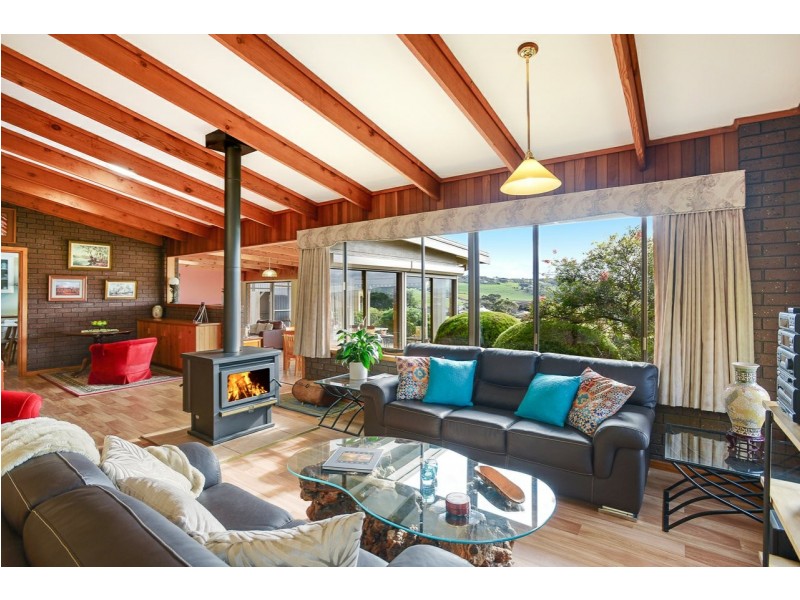 13 White Crescent, Encounter Bay SA 5211