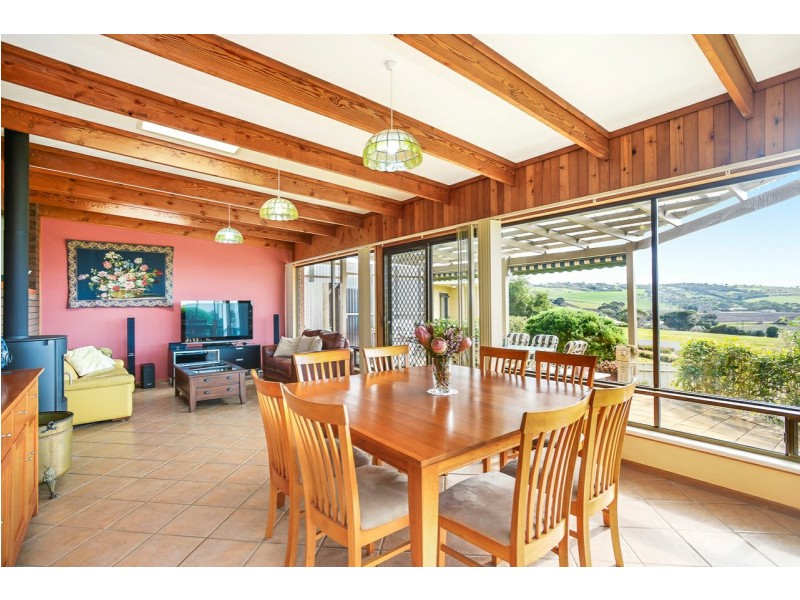 13 White Crescent, Encounter Bay SA 5211