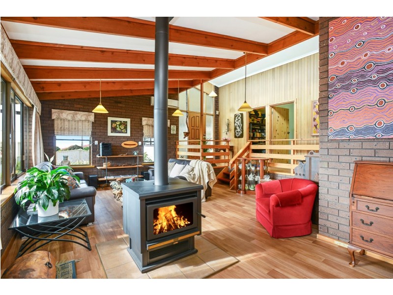 13 White Crescent, Encounter Bay SA 5211