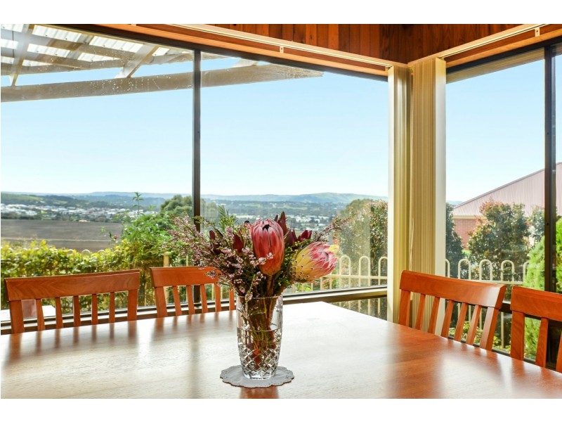 13 White Crescent, Encounter Bay SA 5211