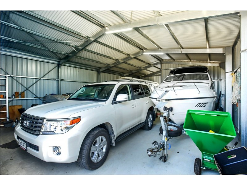 13 White Crescent, Encounter Bay SA 5211