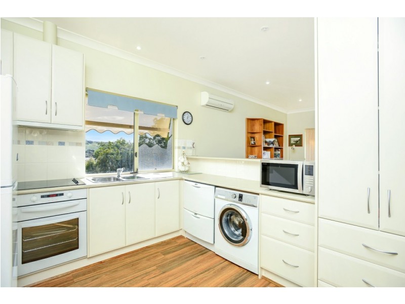 13 White Crescent, Encounter Bay SA 5211