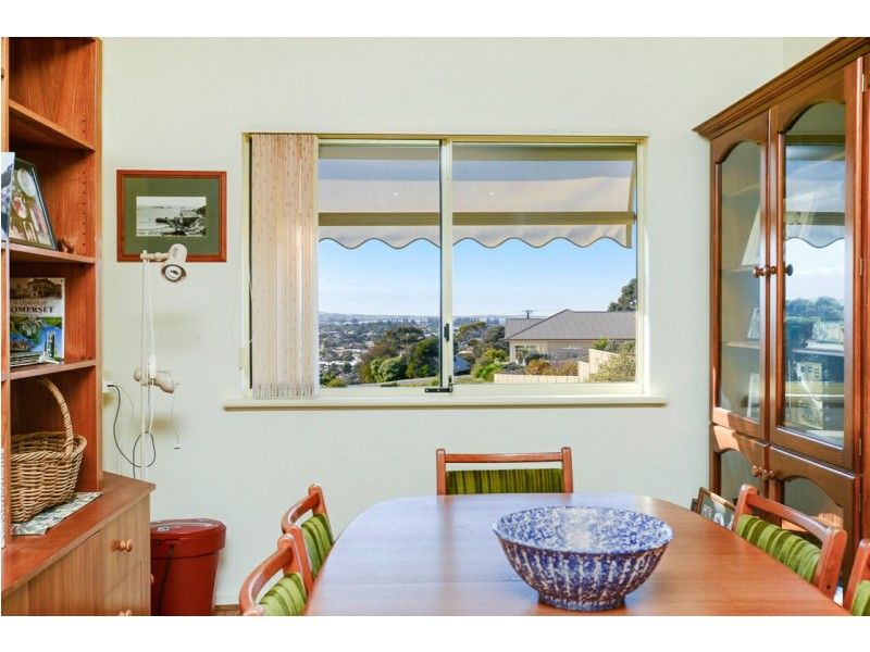 13 White Crescent, Encounter Bay SA 5211